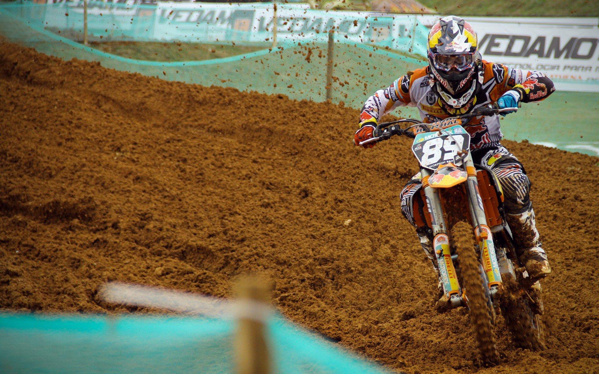 维罗纳与卡利亚里激战成和，加利亚尔迪尼破僵，费利奇关键扳平