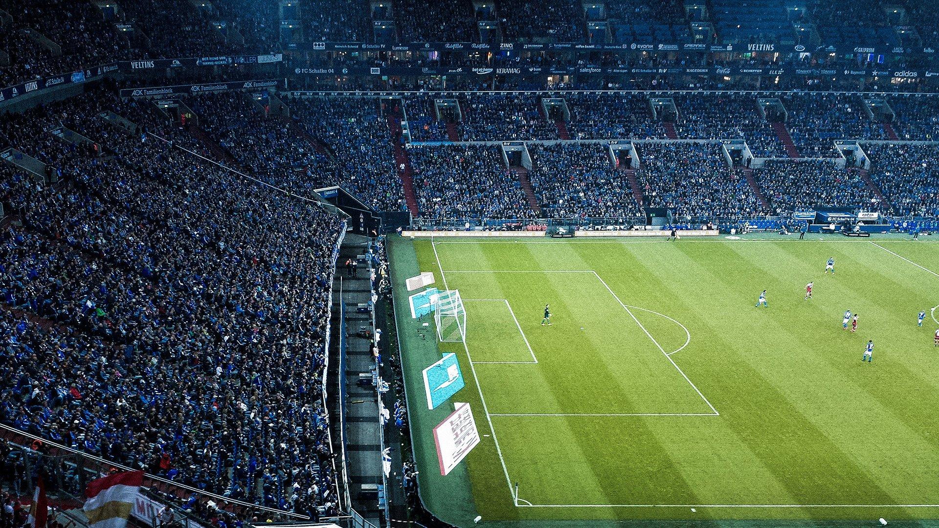 泰山队主帅，每个积分都凝聚团队心血，全队祝福国足世预赛征程马到成功