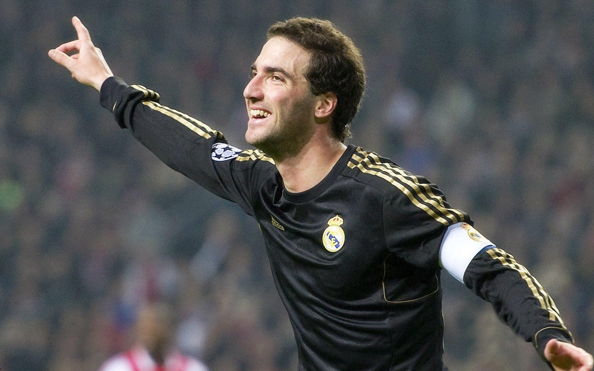 施罗德转型第六人显奇效，替补五战场均16+4+5，三分命中率四成